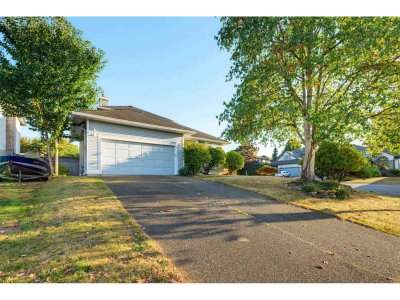 21556 86A Crescent | Langley British Columbia | Slide Image Three