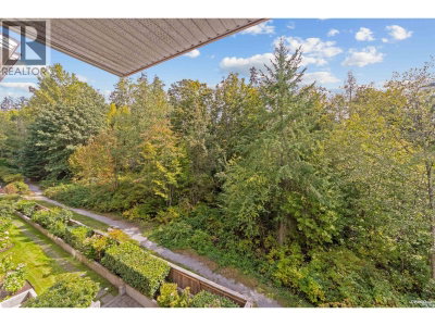 3625 WINDCREST Drive | North Vancouver British Columbia | Slide Image Twelve