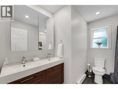 1510 MACDONALD Place | Squamish British Columbia | Slide Image Thirteen