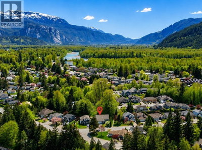 1510 MACDONALD Place | Squamish British Columbia | Slide Image Twenty-nine