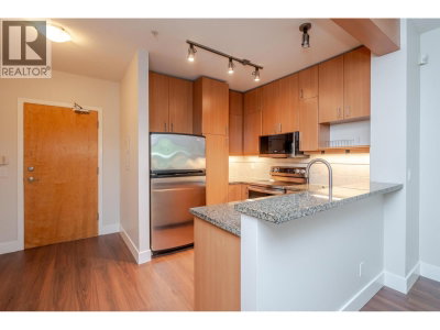 580 RAVEN WOODS Drive | North Vancouver British Columbia | Slide Image Nine