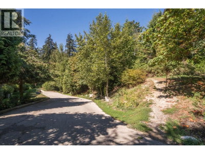 580 RAVEN WOODS Drive | North Vancouver British Columbia | Slide Image Twenty-three