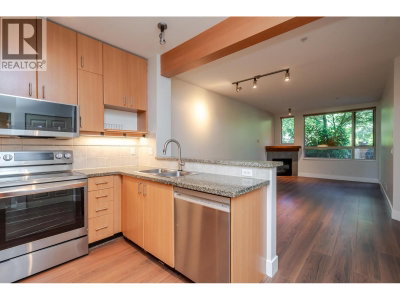 580 RAVEN WOODS Drive | North Vancouver British Columbia | Slide Image Three