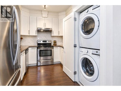 827 RODERICK Avenue | Coquitlam British Columbia | Slide Image Nine