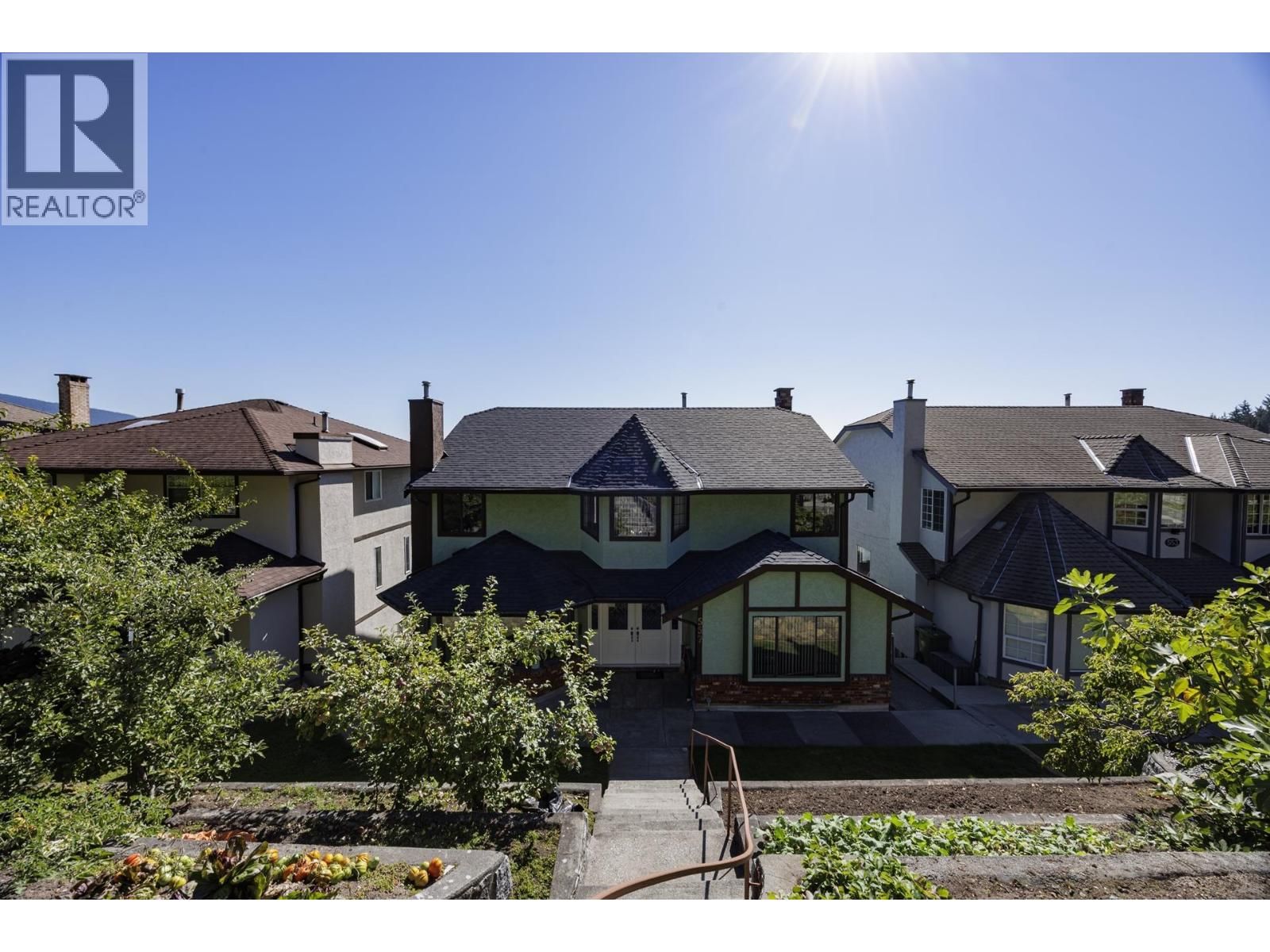 557 TEMPE Crescent, North Vancouver, British Columbia V7N 1E7