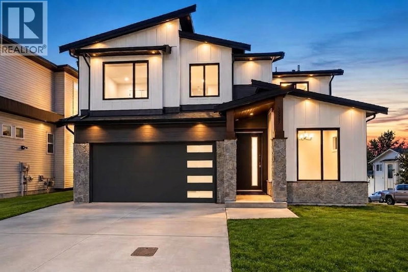 10545 MCVEETY Street Maple Ridge British Columbia, V2W 0K3 - 6 Bedrooms Home For Sale