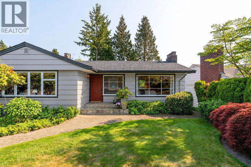 915 WENTWORTH Avenue North Vancouver British Columbia, V7R 1R8 - 4 Bedrooms Home For Sale