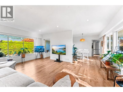 915 WENTWORTH Avenue | North Vancouver British Columbia | Slide Image Eight