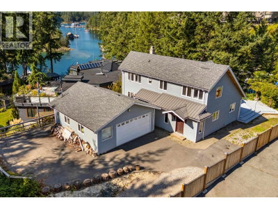 5393 SANS SOUCI Road | Halfmoon Bay British Columbia | Slide Image One