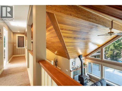 5393 SANS SOUCI Road | Halfmoon Bay British Columbia | Slide Image Nineteen