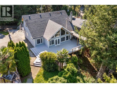 5393 SANS SOUCI Road | Halfmoon Bay British Columbia | Slide Image Twenty-two