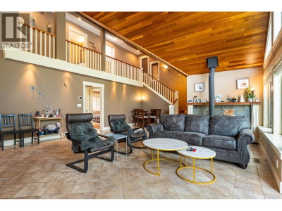 5393 SANS SOUCI Road | Halfmoon Bay British Columbia | Slide Image Nine