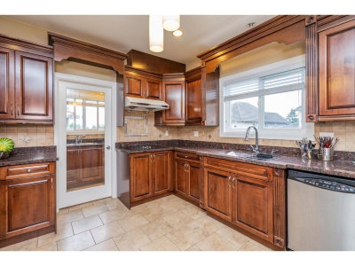 16492 104A Avenue | Surrey British Columbia | Slide Image Twelve
