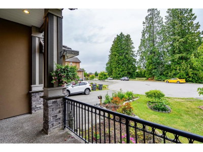 16492 104A Avenue | Surrey British Columbia | Slide Image Three