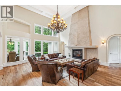 320 FORESTVIEW Lane | Anmore British Columbia | Slide Image Two