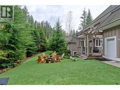 320 FORESTVIEW Lane | Anmore British Columbia | Slide Image Four