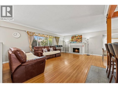 1594 ELINOR Crescent | Port Coquitlam British Columbia | Slide Image Three