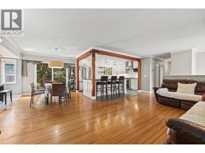 1594 ELINOR Crescent | Port Coquitlam British Columbia | Slide Image Eight