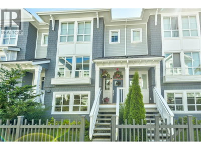 5311 ADMIRAL Way | Ladner British Columbia | Slide Image Three