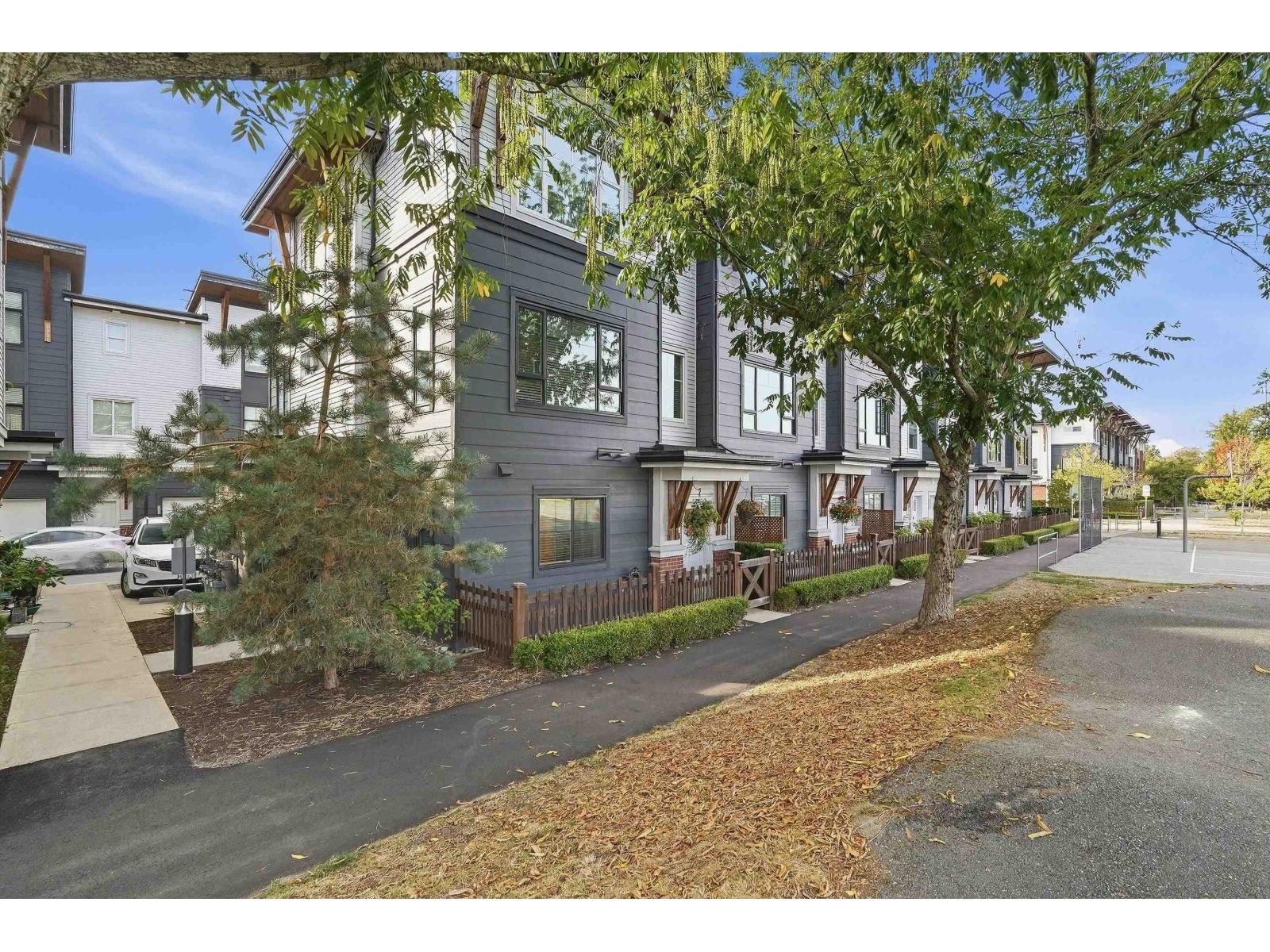 22128 48A Avenue, Langley, British Columbia V3A 0L6