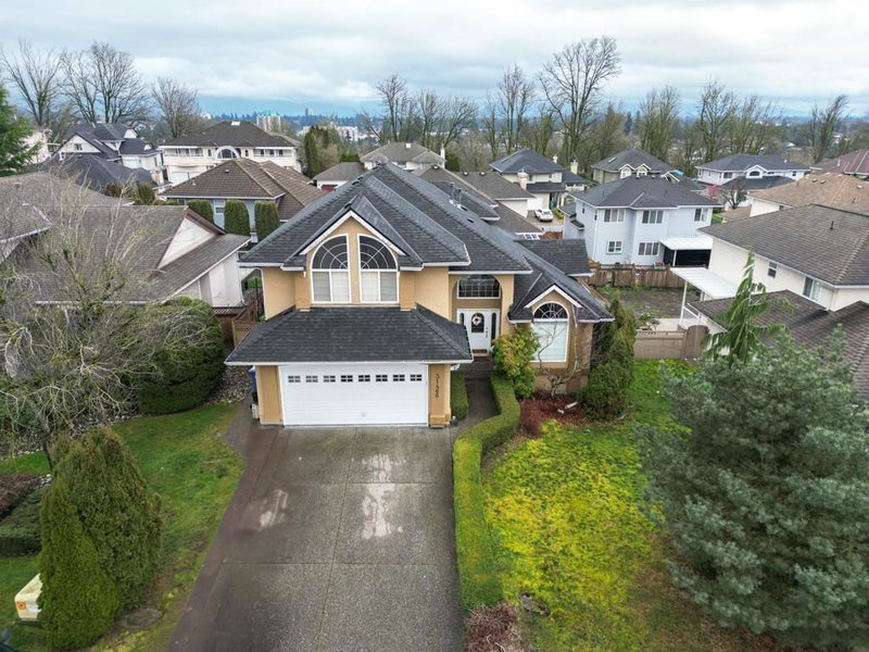 31466 JEAN Court Abbotsford British Columbia, V2T 5N9 - 6 Bedrooms Home For Sale