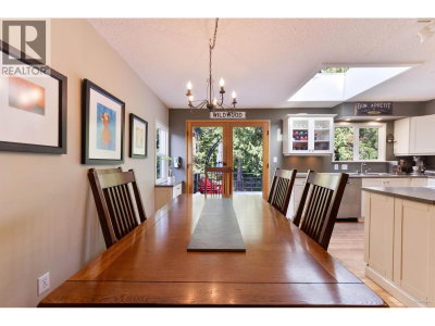 4482 COVE CLIFF Road | North Vancouver British Columbia | Slide Image Nineteen