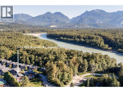 41488 BRENNAN Road | Squamish British Columbia | Slide Image Thirty-two