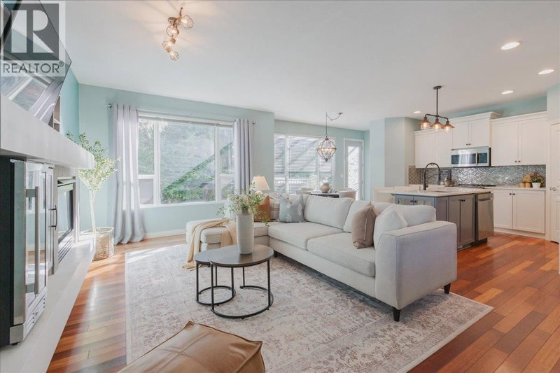 24330 100B Avenue Maple Ridge British Columbia, V2W 1X3 - 4 Bedrooms Home For Sale