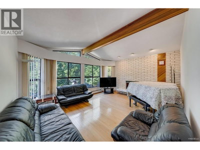3056 28TH Avenue | Vancouver British Columbia | Slide Image Five