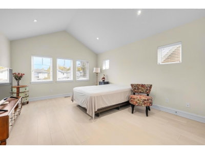 12955 15A Avenue | Surrey British Columbia | Slide Image Eleven