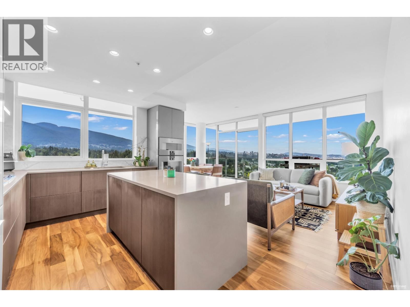 1632 LIONS GATE Lane, North Vancouver, British Columbia V7P 0E2