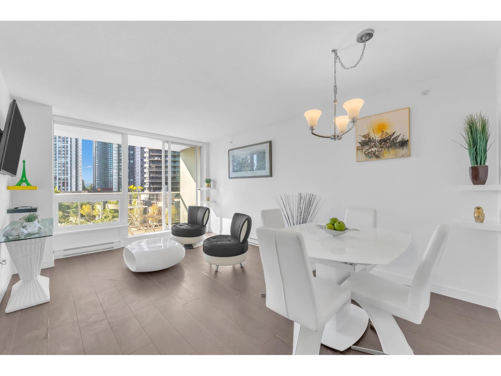 13696 100 Avenue, Surrey, British Columbia V3T 0L5