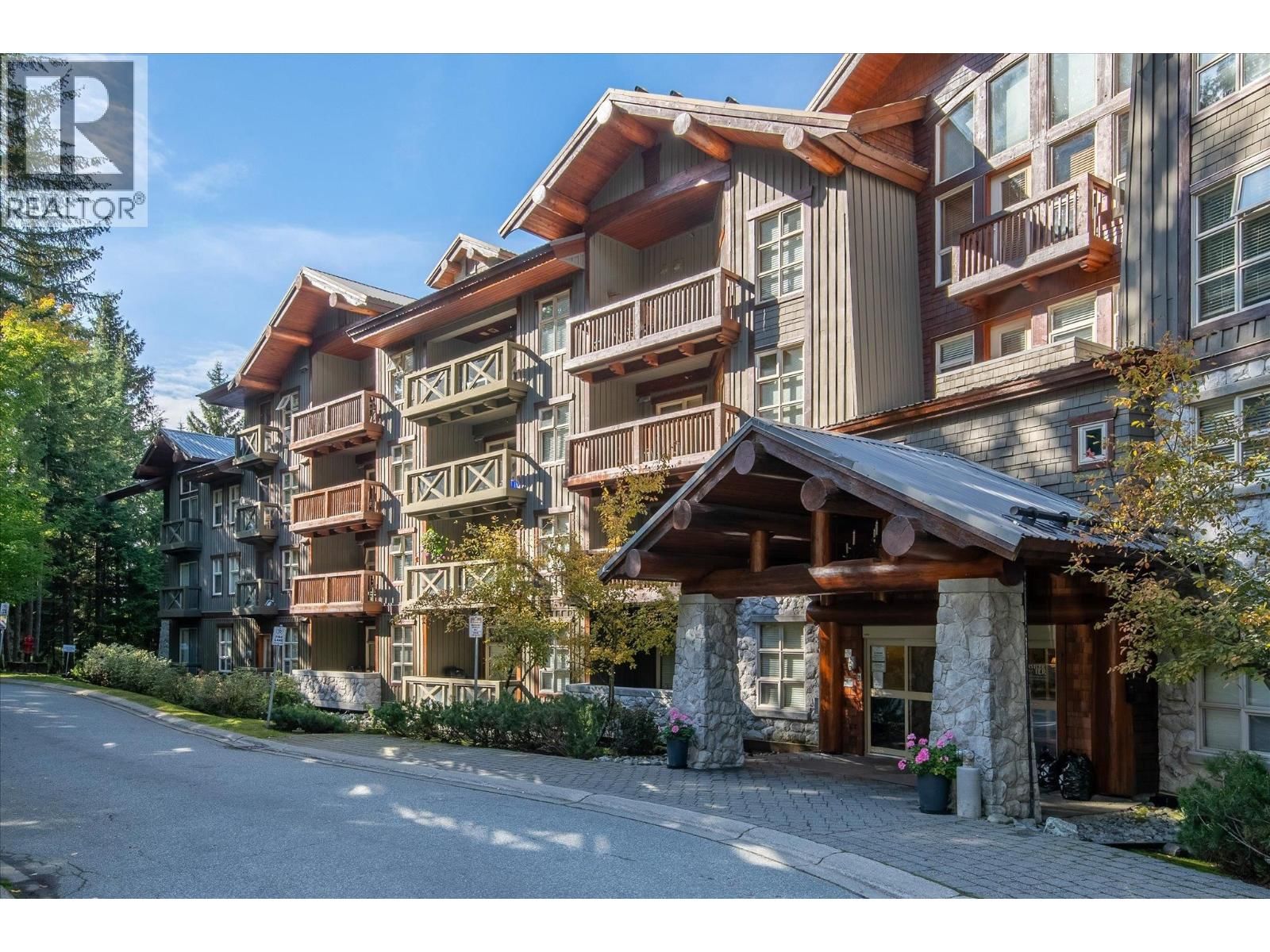 311 4660 BLACKCOMB Way