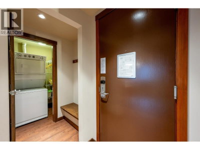 2020 LONDON Lane | Whistler British Columbia | Slide Image Thirteen