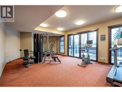 2020 LONDON Lane | Whistler British Columbia | Slide Image Eighteen