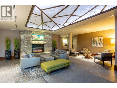 2020 LONDON Lane | Whistler British Columbia | Slide Image Nineteen