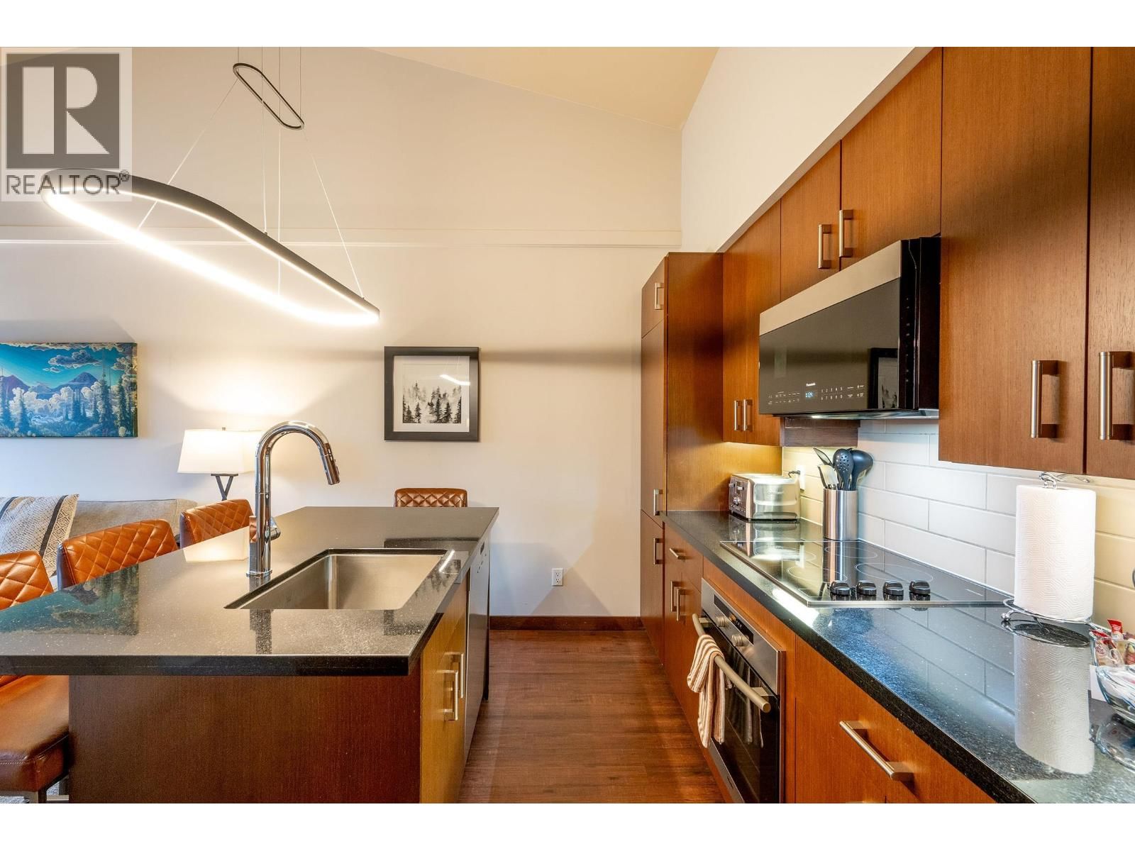 414A 2020 LONDON Lane property photo