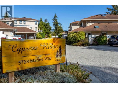 5768 MARINE Way | Sechelt British Columbia | Slide Image Thirty-five