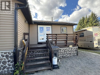 10864 101 Street | Taylor British Columbia | Slide Image Twenty