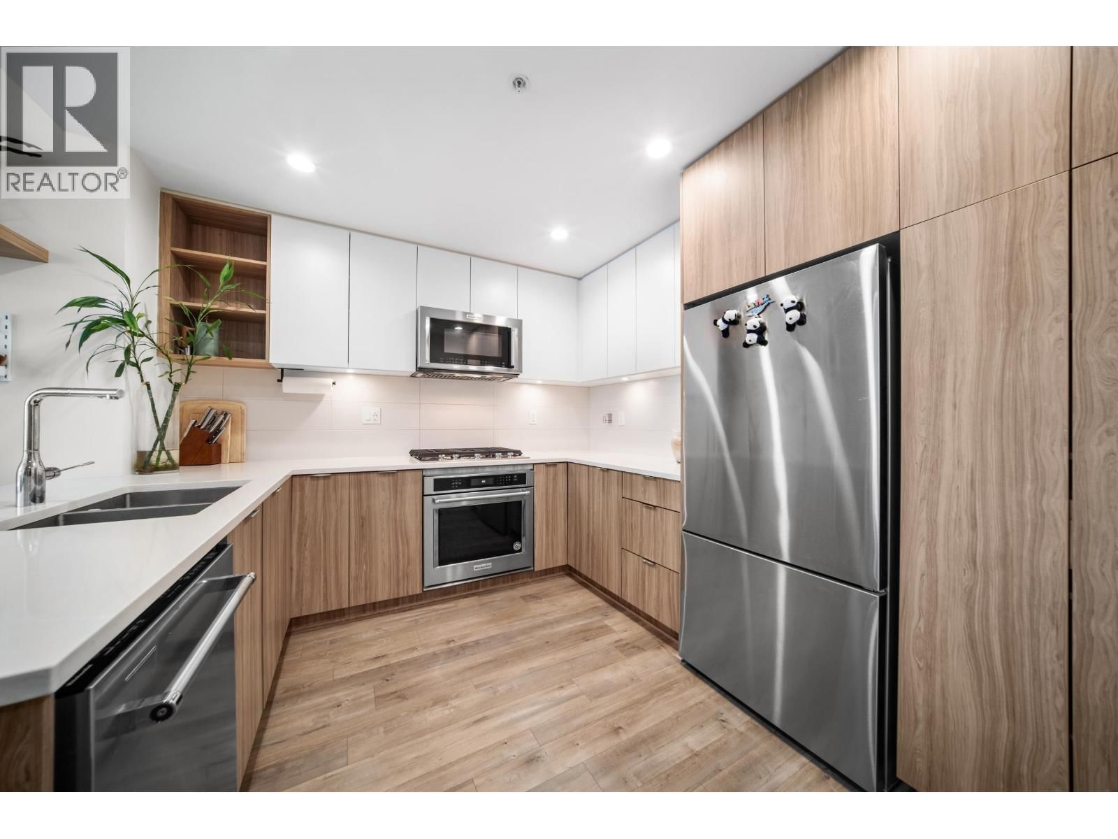 750 DOGWOOD Street, Coquitlam, British Columbia V3J 4B7