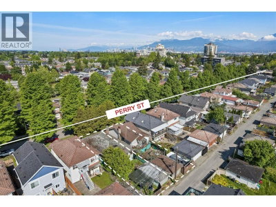 4412 PERRY Street | Vancouver British Columbia | Slide Image Thirteen