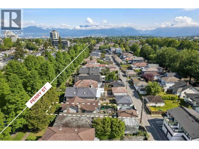 4412 PERRY Street | Vancouver British Columbia | Slide Image Three