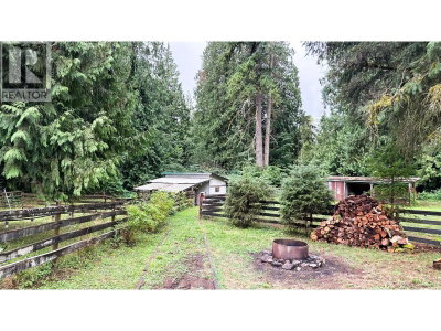 11185 272 Street | Maple Ridge British Columbia | Slide Image Two