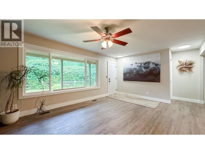 11185 272 Street | Maple Ridge British Columbia | Slide Image Six