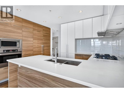 1188 PINETREE Way | Coquitlam British Columbia | Slide Image Thirteen