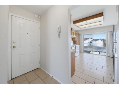 32691 GARIBALDI Drive | Abbotsford British Columbia | Slide Image Three