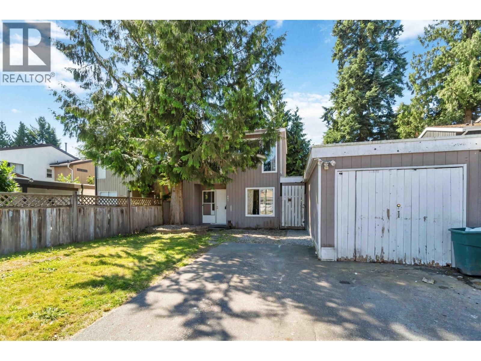 881 PINEBROOK Place, Coquitlam, British Columbia V3C 4C1