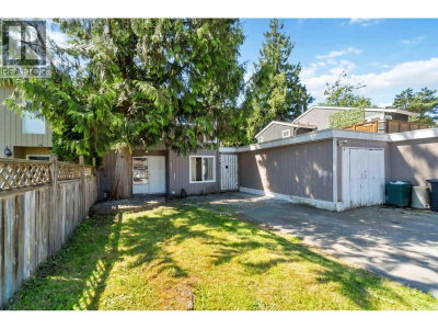 881 PINEBROOK Place | Coquitlam British Columbia | Slide Image Two