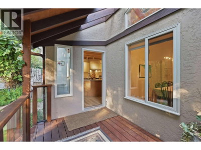 2207 TANAGER Place | North Vancouver British Columbia | Slide Image Seventeen