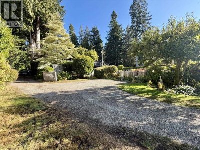 3199 BEACH Avenue | Roberts Creek British Columbia | Slide Image Thirty-seven
